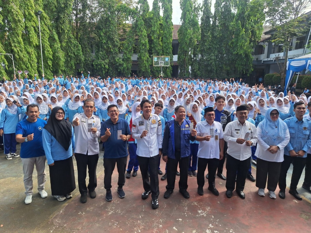 Sukseskan Aksi Bergizi, Dinkes Kota Serang Bersama Wali Kota Ajak Remaja SMAN 5 Hidup Sehat Tanpa Anemia