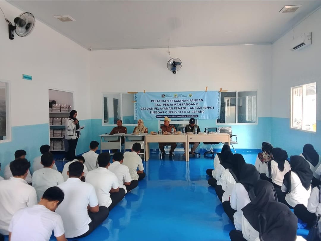 Tingkatkan Standar Gizi, Dinkes Kota Serang Gelar Pelatihan Keamanan Pangan bagi Penjamah Pangan di SPPG Curug 01